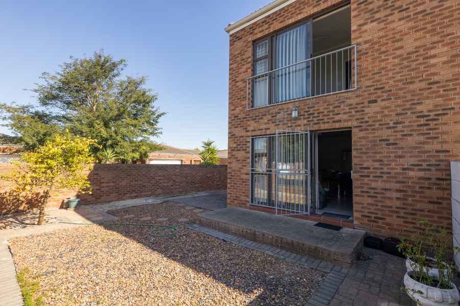 2 Bedroom Property for Sale in Vredelust Western Cape